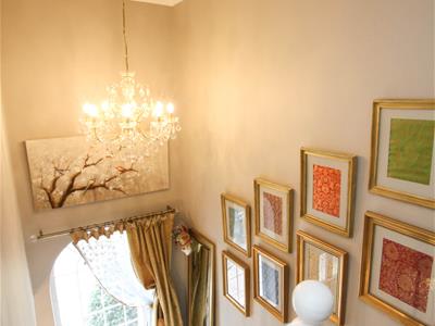 GALLERY STYLE FIRST FLOOR LANDING
